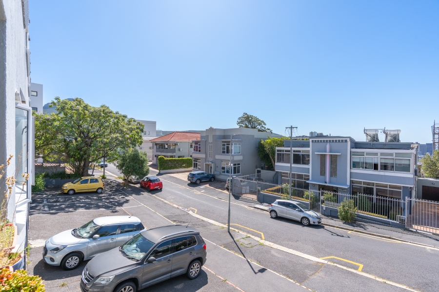 2 Bedroom Property for Sale in Vredehoek Western Cape